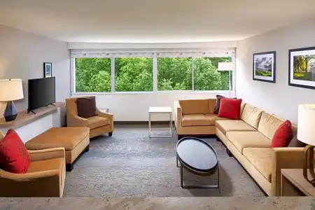 Holiday Inn Charlottesville-Monticello by IHG - 58
