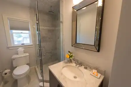 Serenity Inn Newport - 45