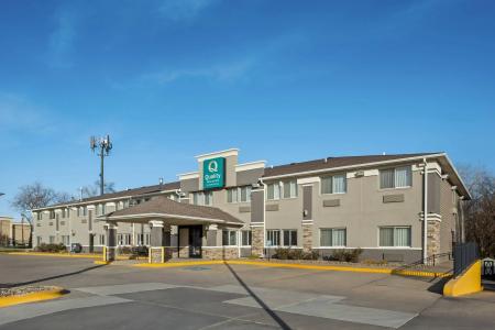 Quality Inn & Suites des Moines Airport - 17