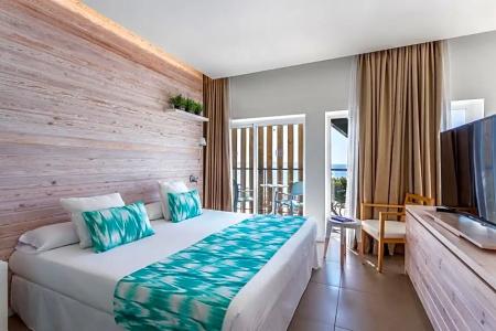 FERGUS Style Palmanova - Adults Only - 44