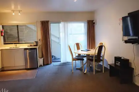 Marksman Motor Inn - 36