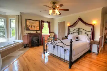 Blue Mountain Mist Country Inn & Spa - 94