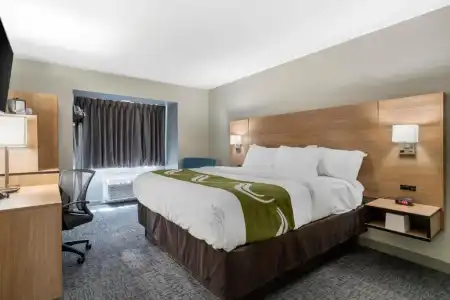 Days Inn by Wyndham San Antonio Downtown - 16