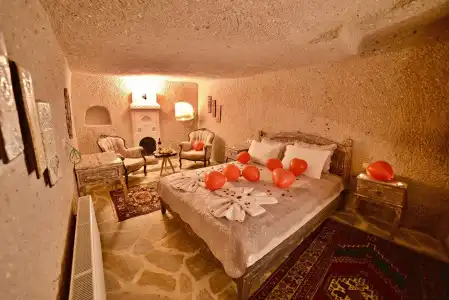 Valley Inn Cave - 2