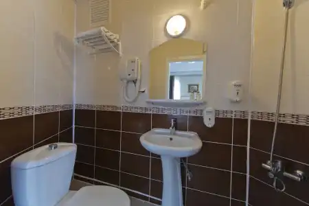 Premier Inn City - 8