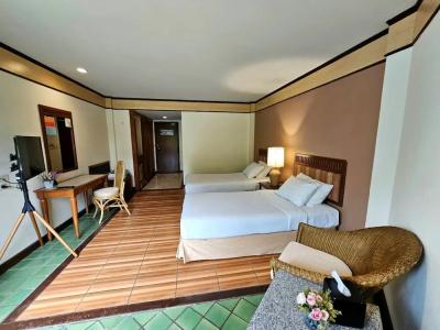 Botany Beach Resort Pattaya - 56