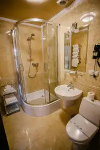 Aristocrat - 4