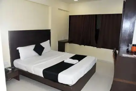 Kamran Residency - Near US Embassy - 49