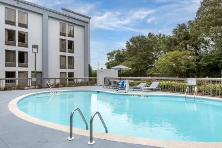 Spark by Hilton Atlanta Airport South College Park - 25