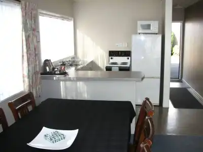 Cobblestone Court Motel – Wenzel Motels - 17