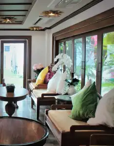 White Boutique and Spa - 17