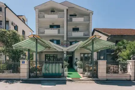 Villa Royal Apartments - 0