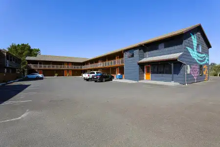 Coast River Inn by OYO Seaside - 0