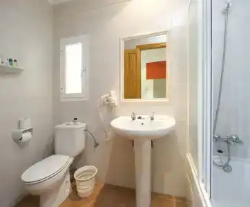 Hostal Residencia Adelino - 8