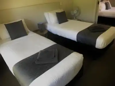Half Moon Bay Motel - 75