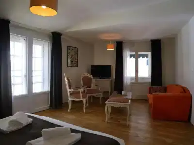 Hôtel de l'Amphithéâtre - 52