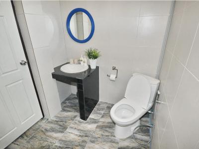 Side Walk Boutique - 8