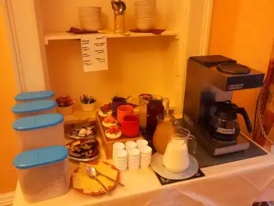 Regis Guest House - 9