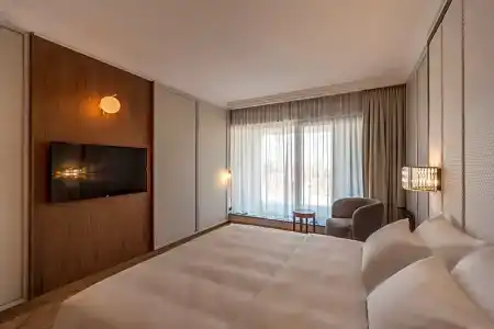 Radisson & Apartments - 109