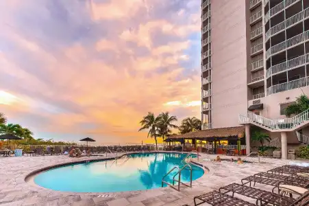 DiamondHead Beach Resort - 16