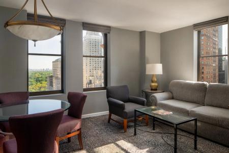 The Manhattan Club - 24
