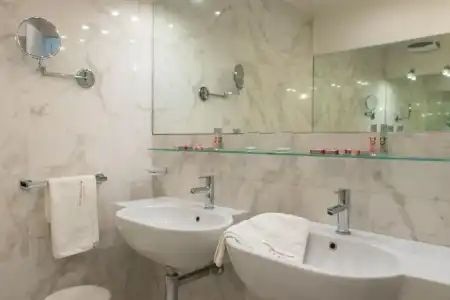 Universal Terme - 54
