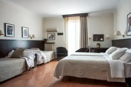 Gaudi - 32