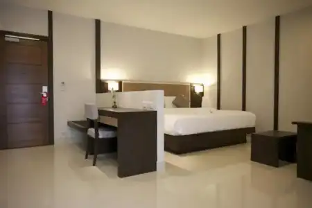 April Suites - 29