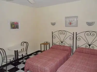 Micaela Charming Hostal - 4