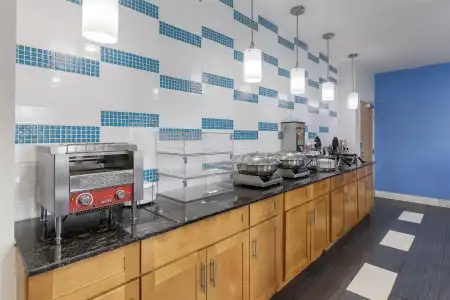 SureStay Plus By Best Western Niagara Falls East - 17