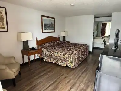 Executive Inn - 1