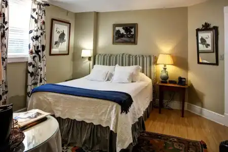 200 South Street Inn - 49