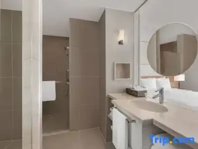 Courtyard by Marriott Bangkok - 43