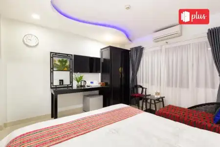 Saigon Pink - 32