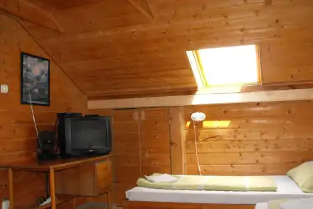 Hungaria Guesthouse - 17