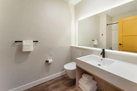 Sun & Ski Inn and Suites - 32