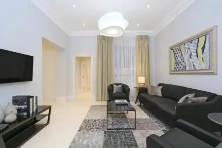 Queensgate Court - 124