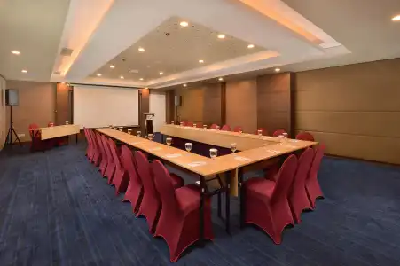 Platinum Adisucipto & Conference - 16