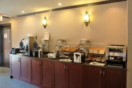 Embassy Inn - 11