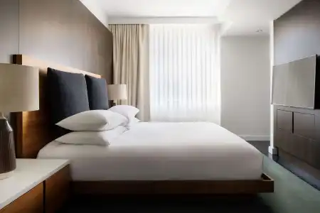 Smyth Tribeca - 132