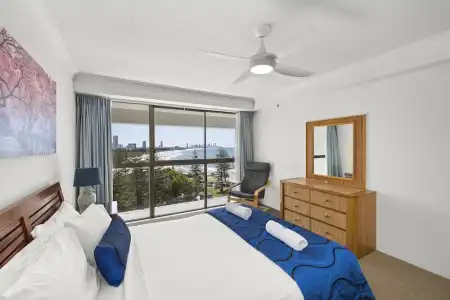 Gemini Court Holiday Apartments - 407