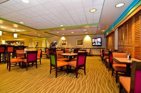 Holiday Inn Express Atlanta NE I-85 Clairmont by IHG - 11