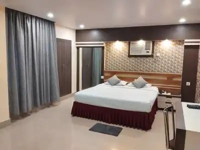 Executive Tower - 11
