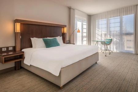 Courtyard by Marriott Cologne - 4