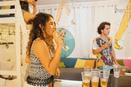 Whole Wide World Hostel & Bar - 36