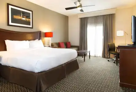 DoubleTree Suites by Hilton Lexington - 35