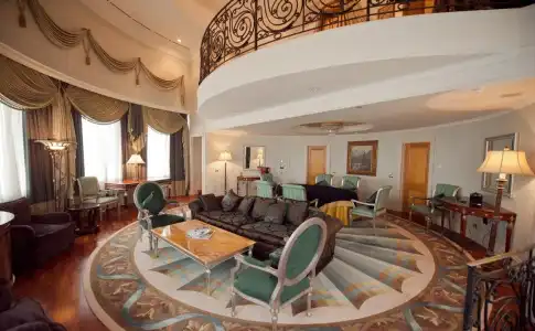 Donbass Palace - 9