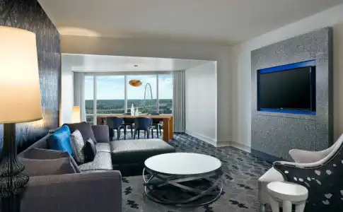 W Dallas - 2