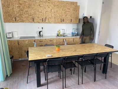 Bee Hostel - 13