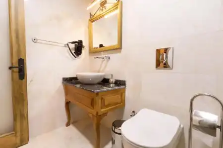 Sapphire Stone House - 10